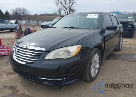 2011 Chrysler 200 Touring z USA, uszkodzony, nr VIN 1C3BC1FG1BN517411